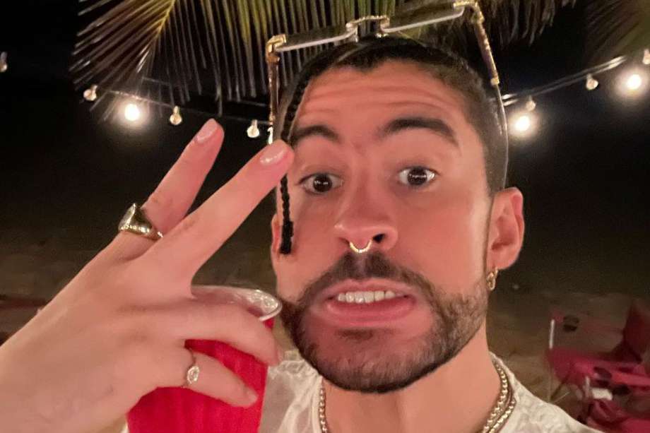 Bad Bunny Habló Sobre Su Comportamiento Por Tirar Al Suelo Celular De Fanática Revista Vea 