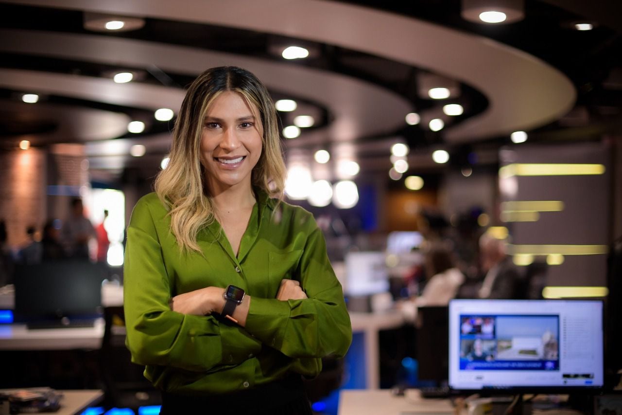 Camila Jiménez, la primera periodista trans en Noticias Caracol | EL  ESPECTADOR