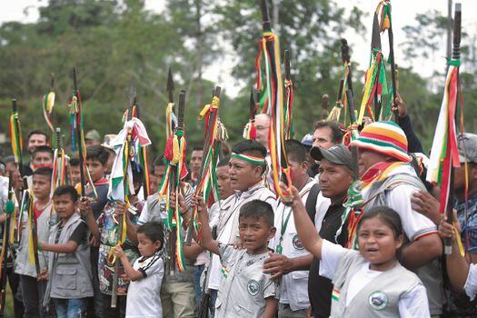 La guardia indígena del pueblo awá trata de garantizar la seguridad y paz en el territorio.