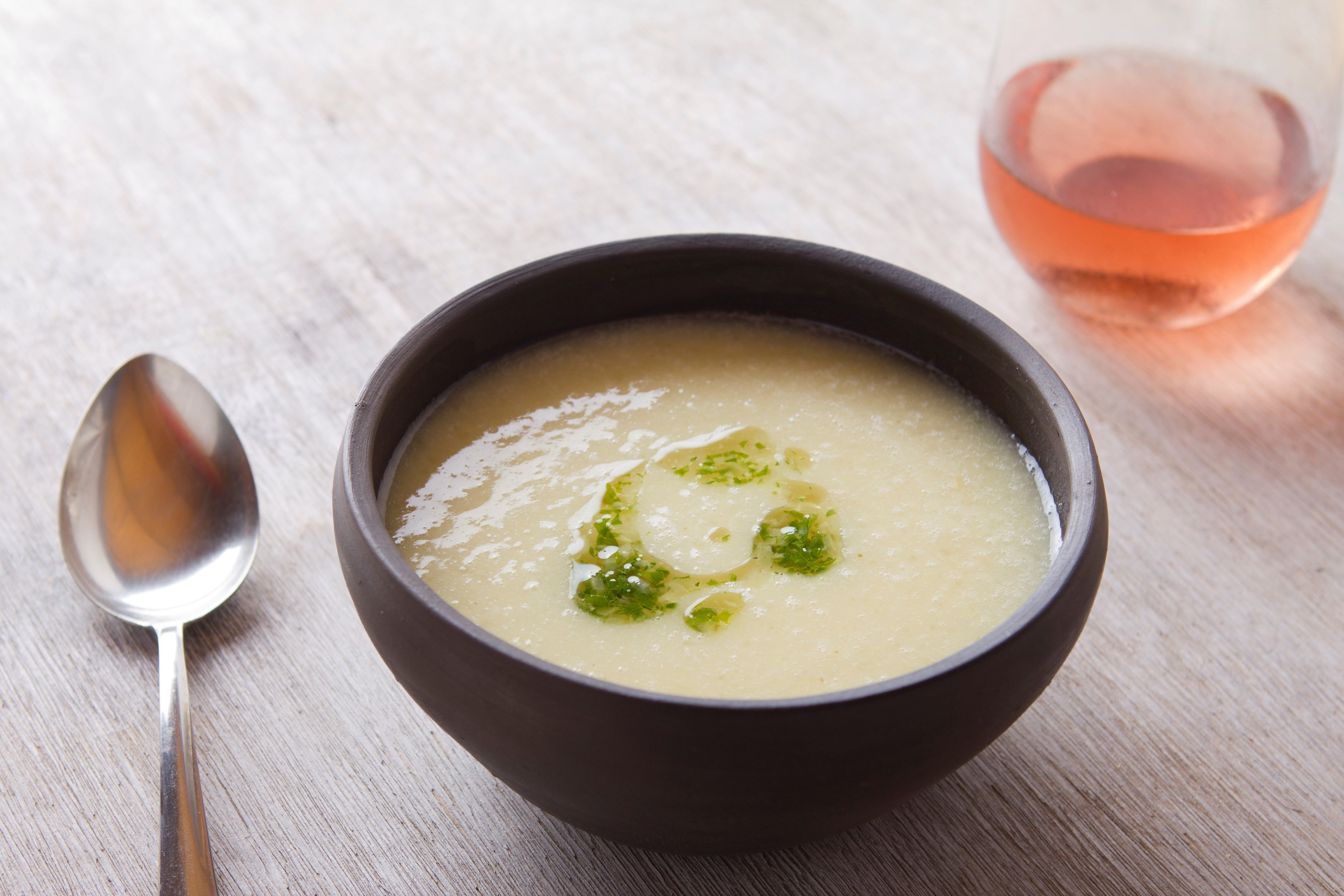 Receta: así se prepara la sopa de yuca al mojo