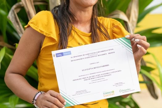 Luz Elena Reyes es una de las 2.434 mujeres rurales que se han graduado del programa virtual de educación financiera. / David Robert - Comunicaciones DID Profem