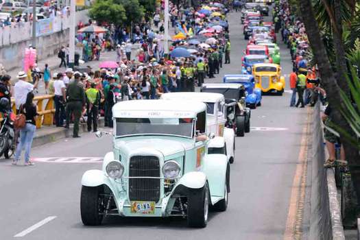 La Historia Del Desfile De Autos Clásicos De Medellín Un Emblema De La Feria De Las Flores El 3373