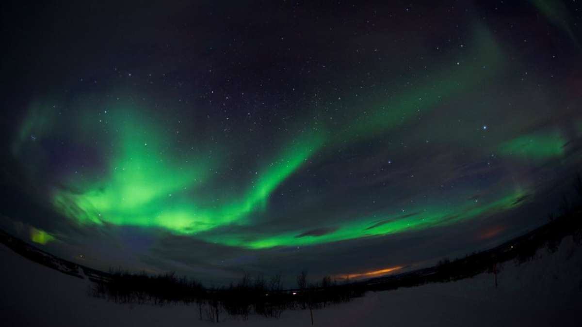 La espectacular aurora austral captada desde una base científica china en  la Antártida, Noticias Univision
