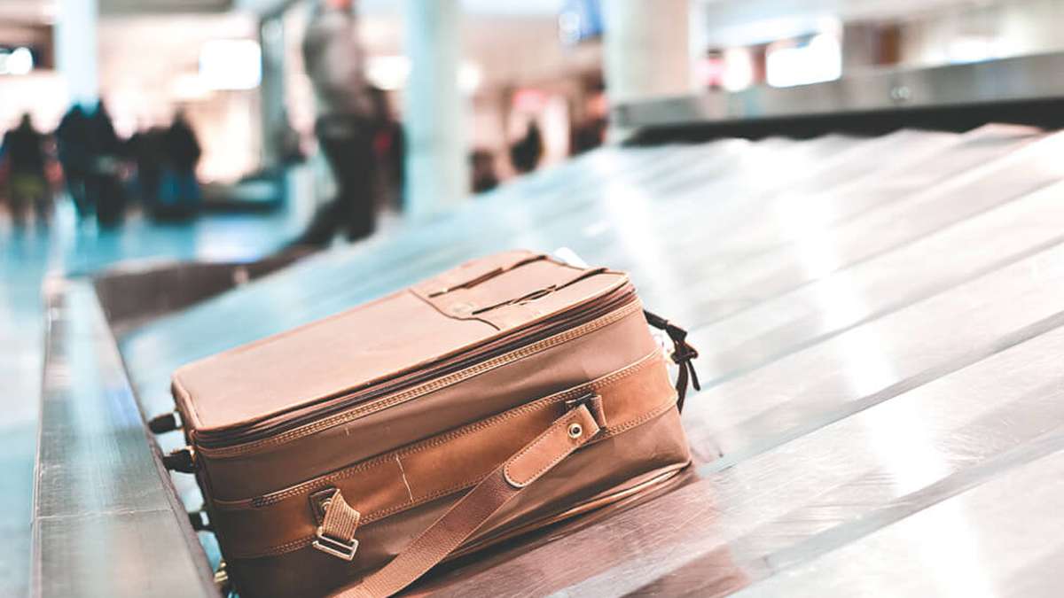 Qué no se puede llevar en equipaje de mano de avión? Lista de objetos  prohibidos
