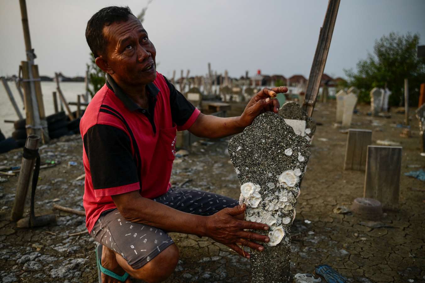 Indonesia se hunde en la desolación de ver cómo sus tierras se están  inundando