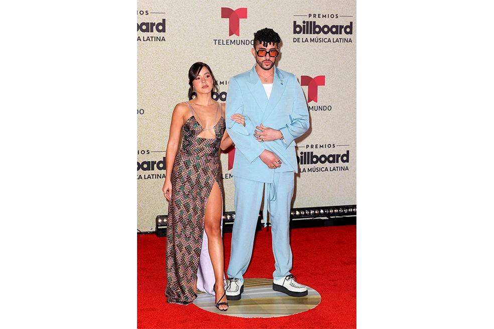 Romance En Los Billboard Ella Es Gabriela Berlingeri La Novia De Bad Bunny