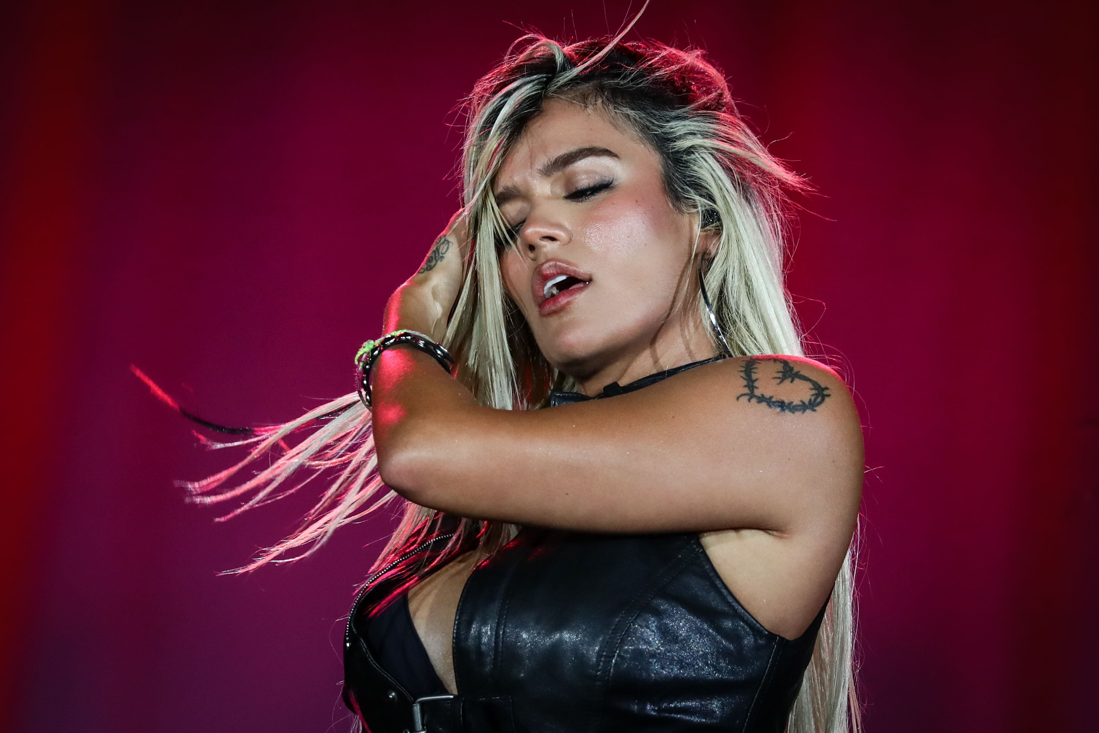 Nuevo look de Karol G: La Bichota reapareció en público. La compararon con  Shakira | Revista Vea