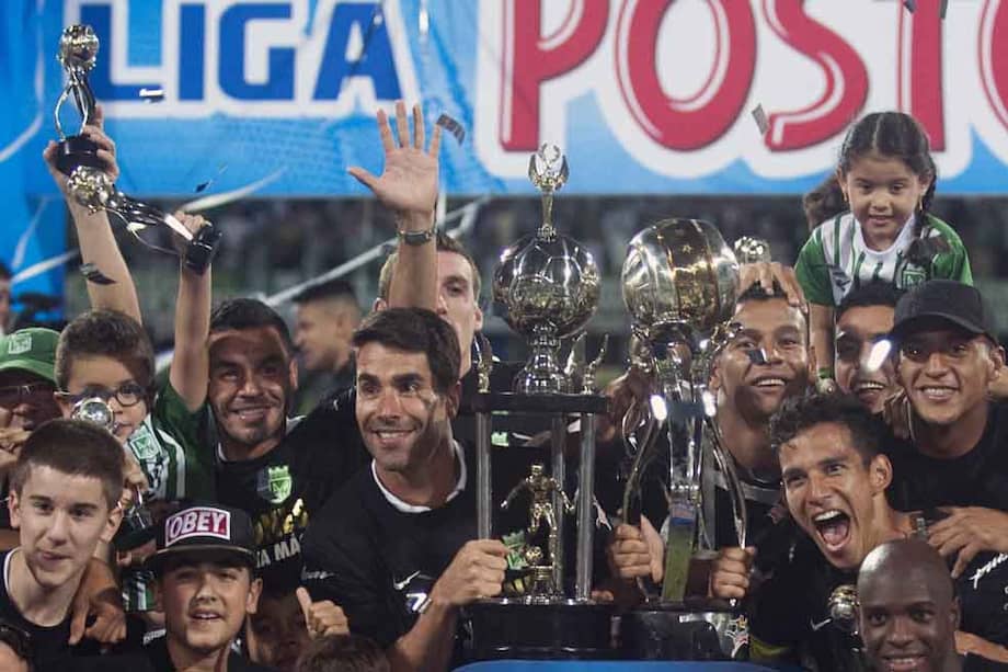 Los jugadores del Atlético Nacional celebran la conquista del título número trece en el fútbol colombiano. / AFP