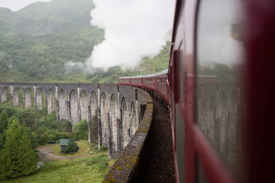 Hoy, como hace dos siglos, el tren continúa siendo una ventana móvil a la vida misma, ofreciendo una experiencia de viaje incomparable
