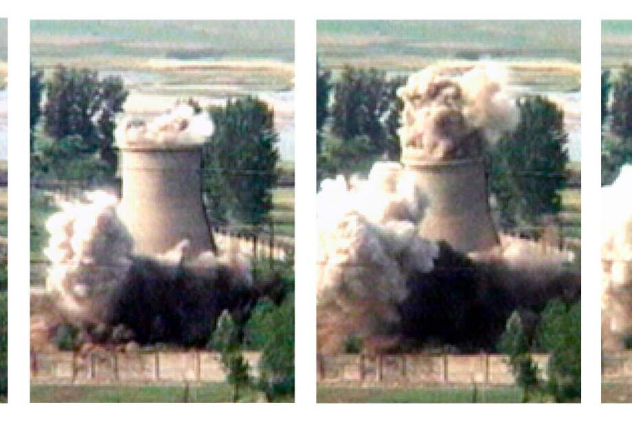  Imágenes del complejo de Yongyon en 2008, cuando se sospecha ya se hacían pruebas  nucleares.  / AP