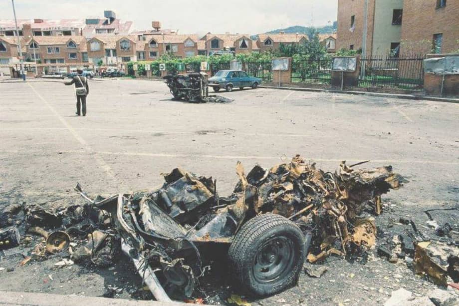 En el atentado con carro bomba  de la calle 127 con Avenida Suba, frente al centro comercial Bulevar Niza, cuatro personas perdieron la vida. / Archivo