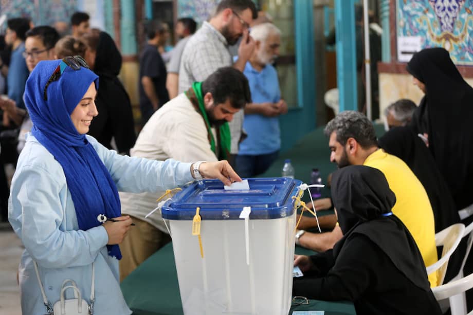 Las elecciones en Irán estuvieron marcadas por la participación más baja desde la revolución islámica de 1979.