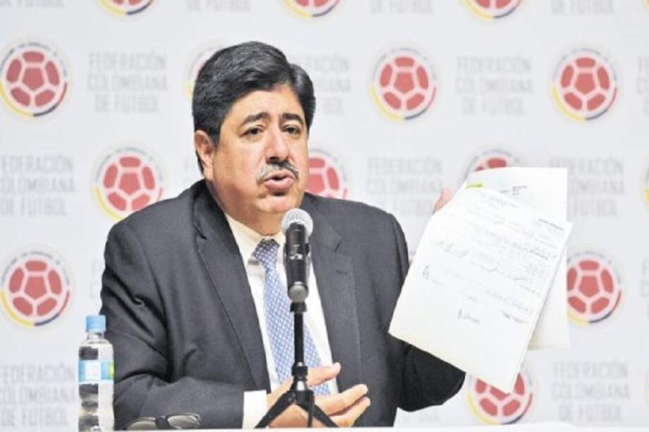 En junio de este año, Luis Bedoya dio una rueda de prensa asegurando que Colfútbol no tenía nada que ver con el escándalo de corrupción de la FIFA. / Luis Ángel.