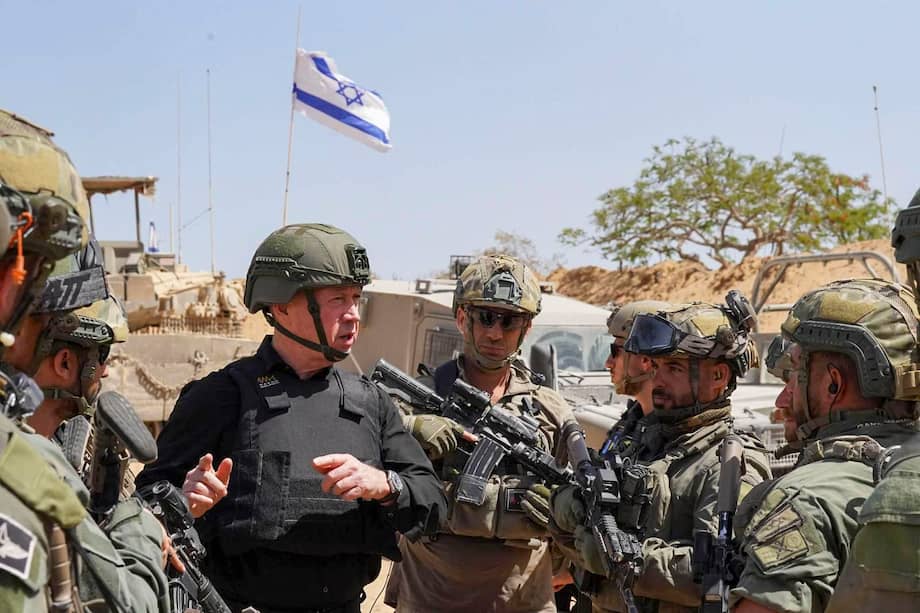 El ministro de Defensa de Israel, Yoav Gallant, viajó a Rafah junto al jefe adjunto del Estado Mayor, el general Amir Baram. 
