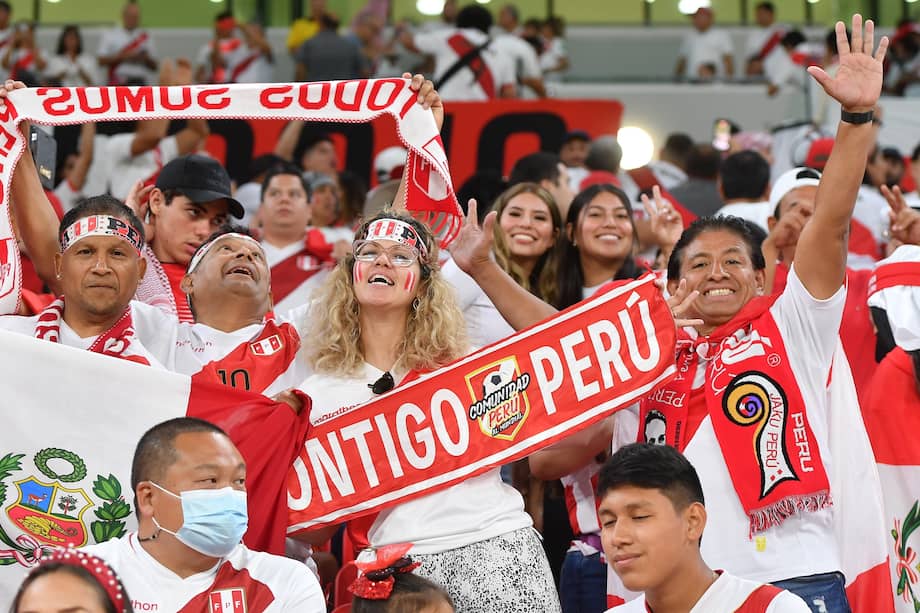 Los aficionados de Perú llegaron a Catar para alentar a su selección contra Australia, su rival en el repechaje. 