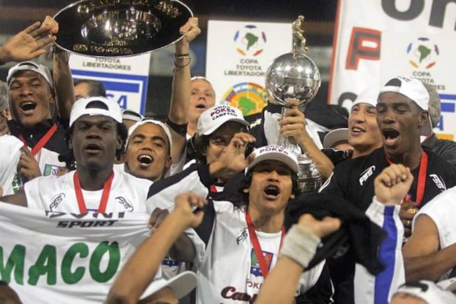 El equipo dirigido por Luis Fernando Montoya venció a Boca Juniors en la final de la Copa Libertadores de 2004 desde el punto penal.