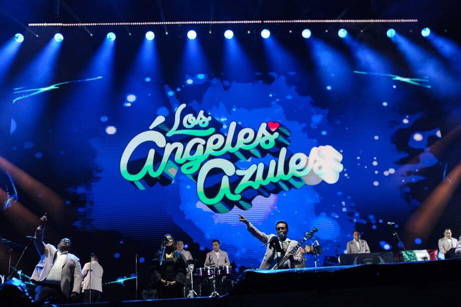 El nombre de la agrupación de cumbia "Los Ángeles Azules" nació de una  banda de rock estadounidense.