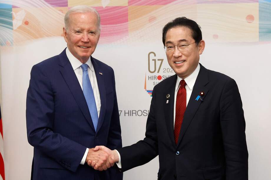 El presidente de Estados Unidos, Joe Biden (izuiqerda), y el primer ministro japonés, Fumio Kishida.