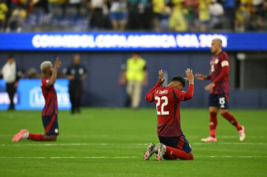 Jugadores de la selección de Costa Rica tras el partido contra Brasil en la Copa América 2024.