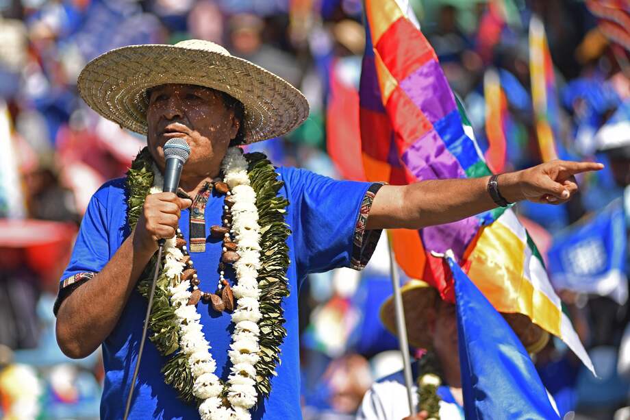 El expresidente de Bolivia Evo Morales habla durante un acto de proclamación de su candidatura para los comicios presidenciales de 2025.