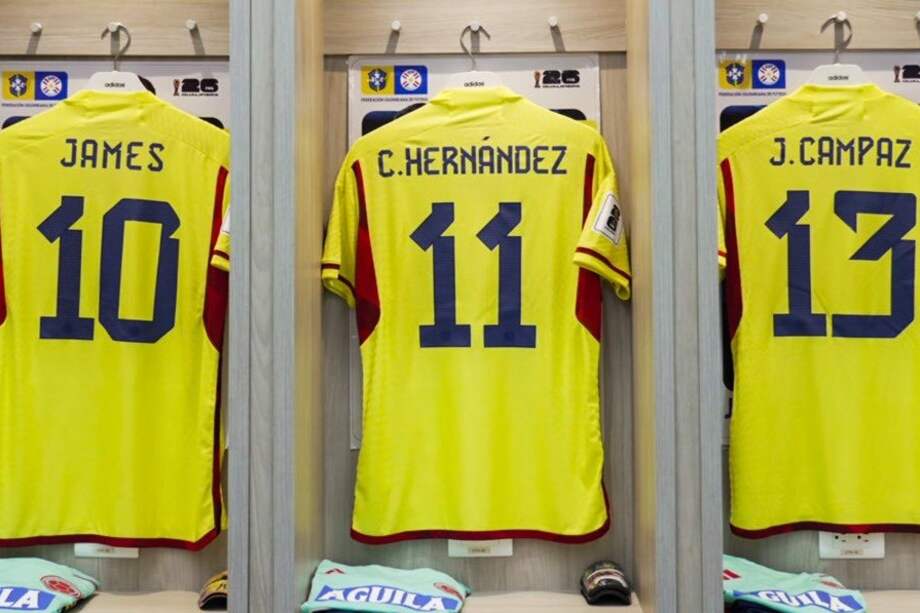 Camisetas de la selección de Colombia en el Metropolitano de Barranquilla.