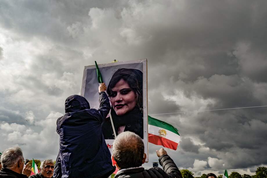 La actriz Taraneh Alidoosti había hecho público en Instagram su apoyo a las manifestaciones desencadenadas por la muerte de Mahsa Amini, una kurda iraní de 22 años que falleció tras su detención en Teherán por la Policía de la Moral. 