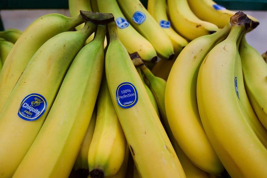 La multinacional Chiquita Brands está demandada por miles de campesinos por las consecuencias de su millonaria financiación a las Autodefensas en el Urabá y Magdalena. AFP Photo/Paul J. Richards
