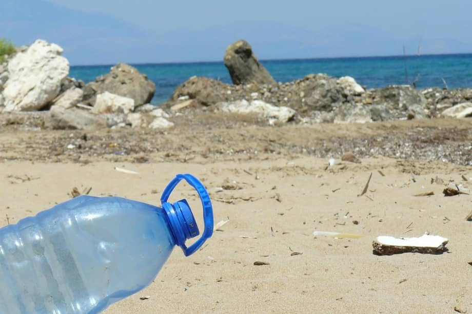 Actualmente unos 12,7 millones de toneladas de plástico son arrojadas al mar anualmente. / Pxhere