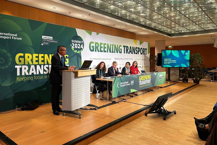Durante la Cumbre 2024 del Foro Internacional de Transporte en Leipzig, Alemania, Colombia ha marcado un paso significativo en su camino hacia la sostenibilidad al firmar la “Declaración de Vehículos de Cero Emisiones”.