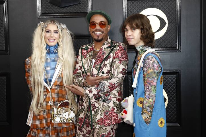 Los Angeles (United States), 05/02/2023.- DOMi, Anderson Paak, JD Beck arrive for the 65th annual Grammy Awards at the Crypto.com Arena in Los Angeles, California, 05 February 2023. (Estados Unidos) EFE/EPA/CAROLINE BREHMAN