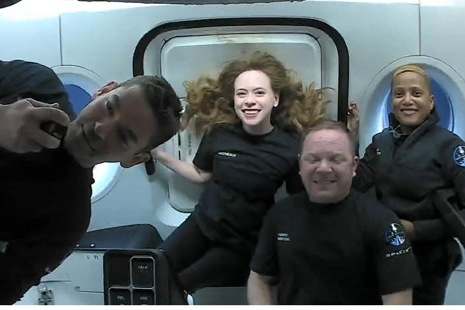 Tripulantes a bordo del Inspiration 2021 de Space X.