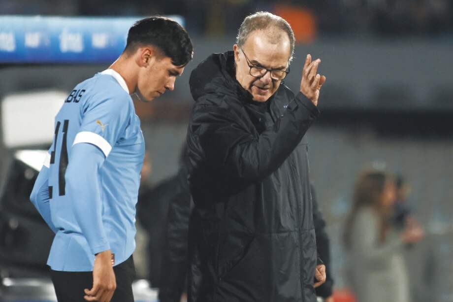 Marcelo Bielsa dejó el Leeds inglés y luego se hizo cargo de la selección de Uruguay.  / Getty Images