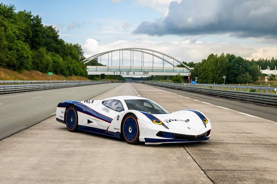 El OWL SP600, con una velocidad máxima de 438,7 km/h alcanzada en Automotive Testing Papenburg, es oficialmente el hipercoche eléctrico más rápido del mundo.