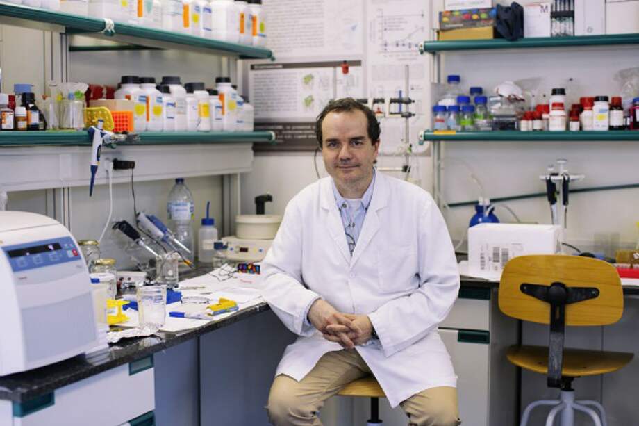 El profesor Francisco Ciruela, de la Facultad de Medicina y Ciencias de la Salud, quien hizo el descubrimiento. / Universitat de Barcelona