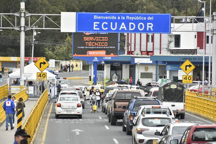 Para llegar a Ecuador desde Colombia, de manera legal, se debe pasar por el puente internacional de Rumichaca.
