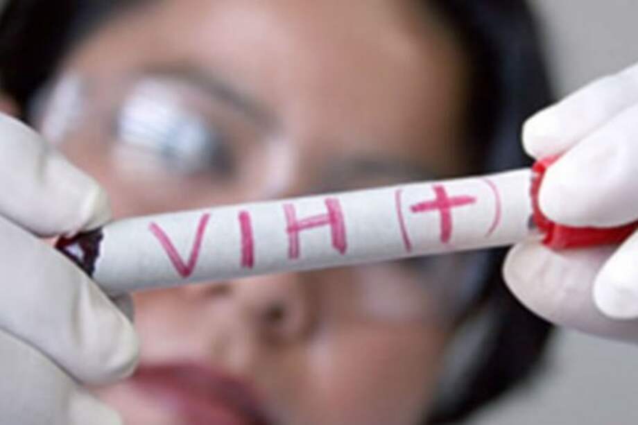 Menos de la mitad de adultos con VIH en Latinoamérica reciben tratamiento
