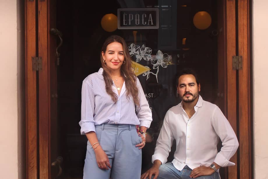 Julián Gutiérrez y Nikol Cobo, la pareja emprendedora detrás de Época.