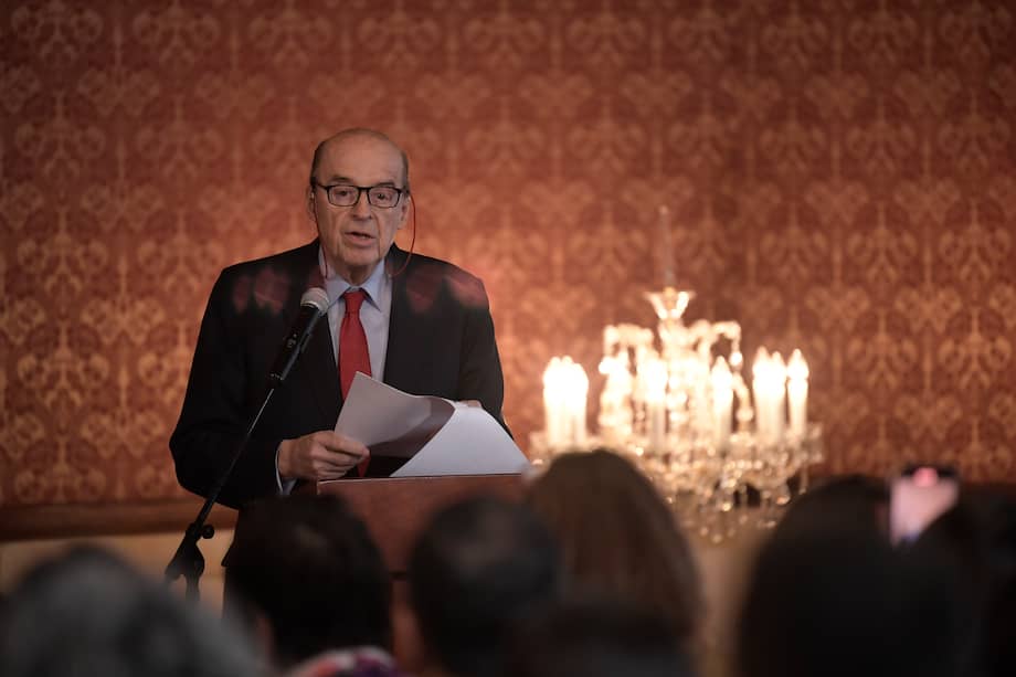 Sobre Gaza, el canciller colombiano, Álvaro Leyva, reiteró el llamado hecho por el presidente Gustavo Petro para realizar una conferencia internacional de paz. 