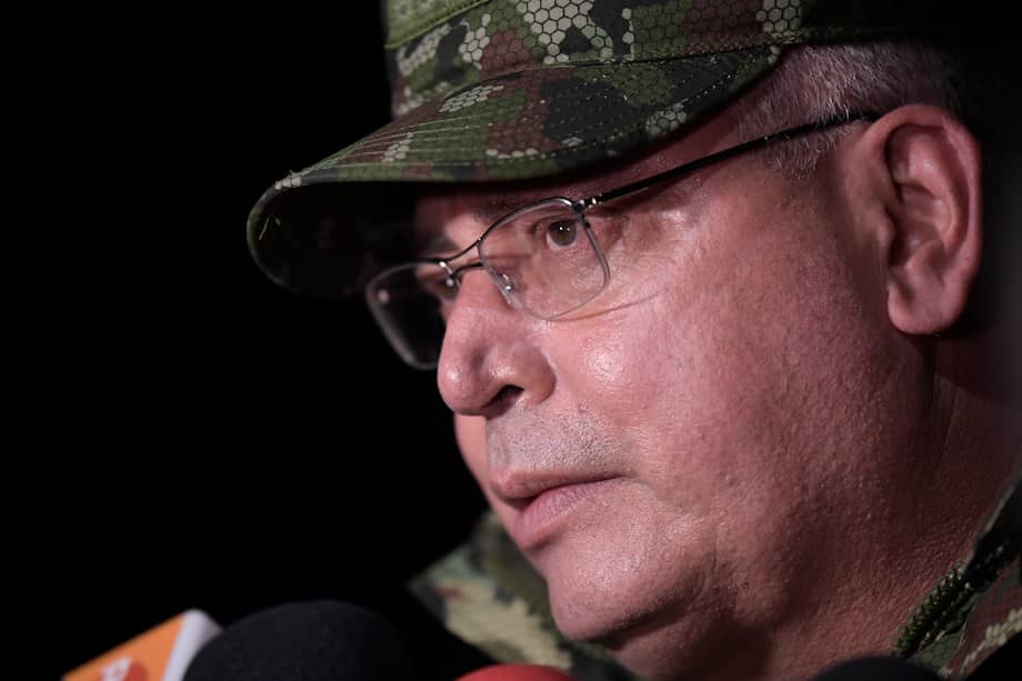 Mayor general, comandante de las Fuerzas Militares, durante encuentro político en Arauca. 