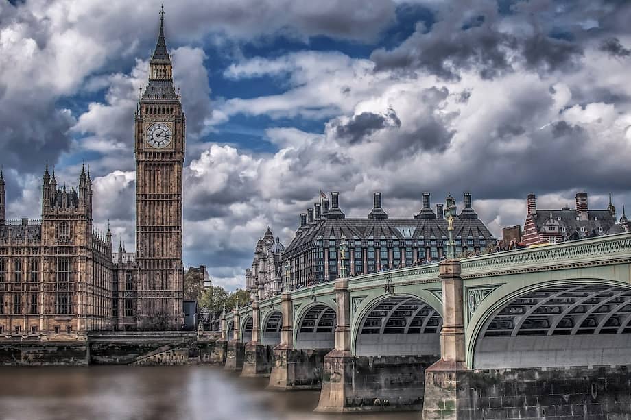 Londres es una ciudad inabarcable por todo lo que ofrece en sus diversas zonas. Uno de sus lugares más reconocidos es el Big Ben.