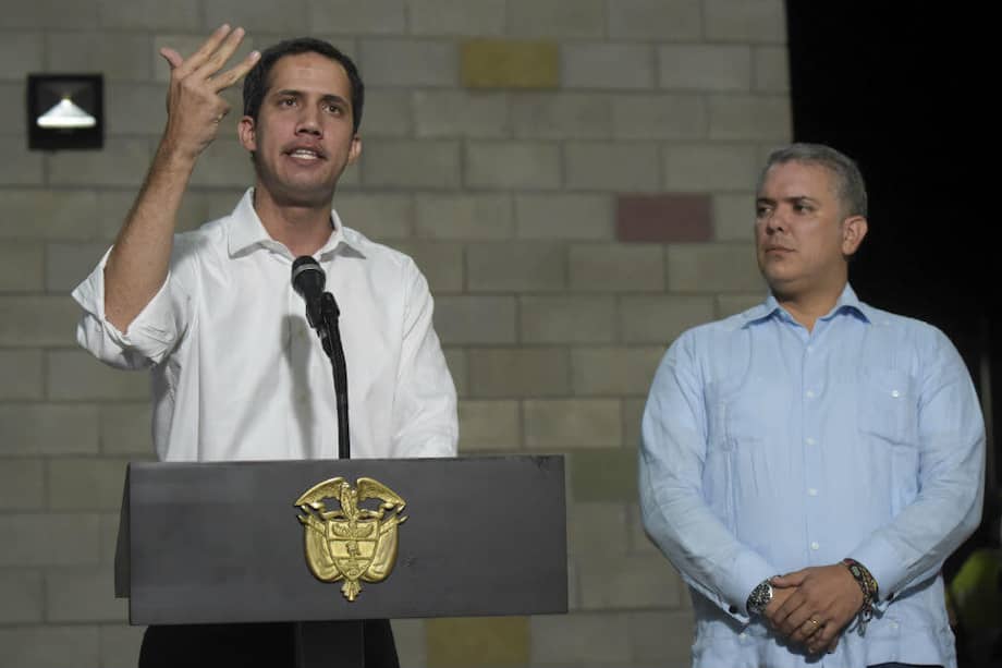 Juan Guaidó junto al presidente Iván Duque durante locución del 23 de febrero de 2019. / AFP