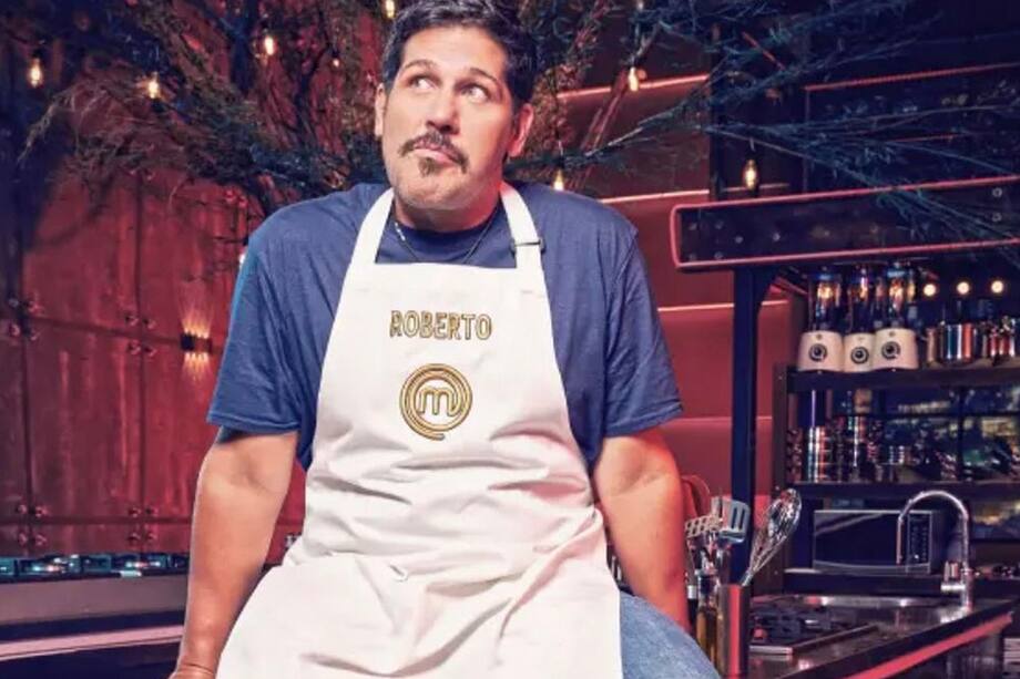 Roberto es parte de MasterChef Celebrity 2024 y ha sorprendido por su destreza culinaria.
