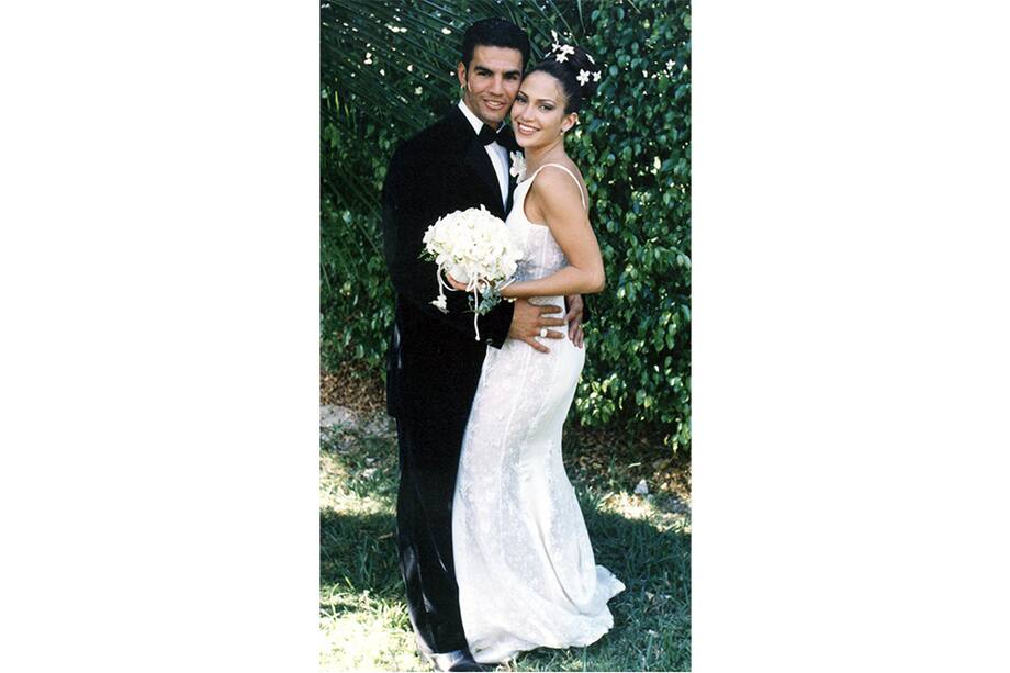 Jennifer López y Ojani Noah se conocieron en un bar en Miami, en 1996, se casaron en 1997 y se divorciaron en 1998.