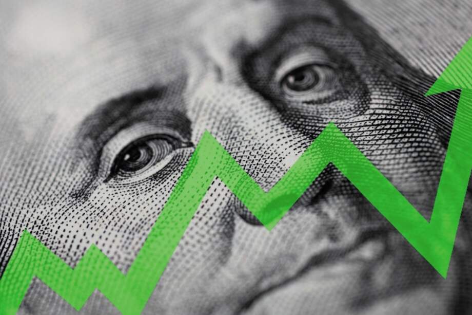 El dólar ha manifestado una tendencia al alza en los próximos días, superando el umbral de los $3.900.