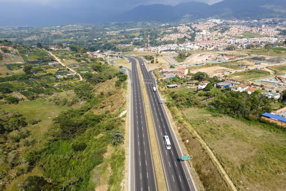 La vía Bogotá-Girardot es uno de los corredores estratégicos y más concurridos en Colombia. / Concesión Vía Sumapaz