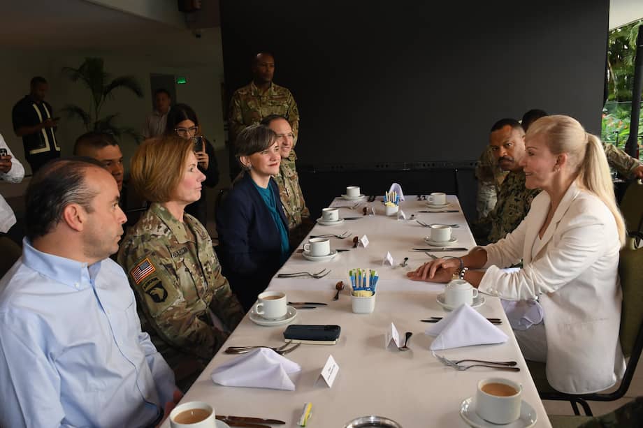 Autoridades del Valle del Cauca recibieron general de Estados Unidos para cooperación en materia tecnológica.